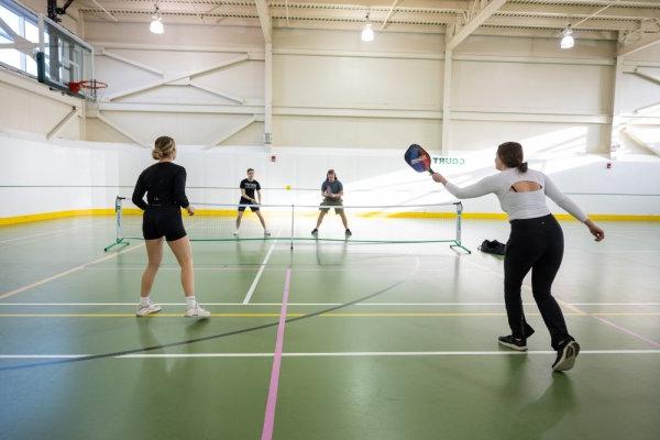 people play pickleball